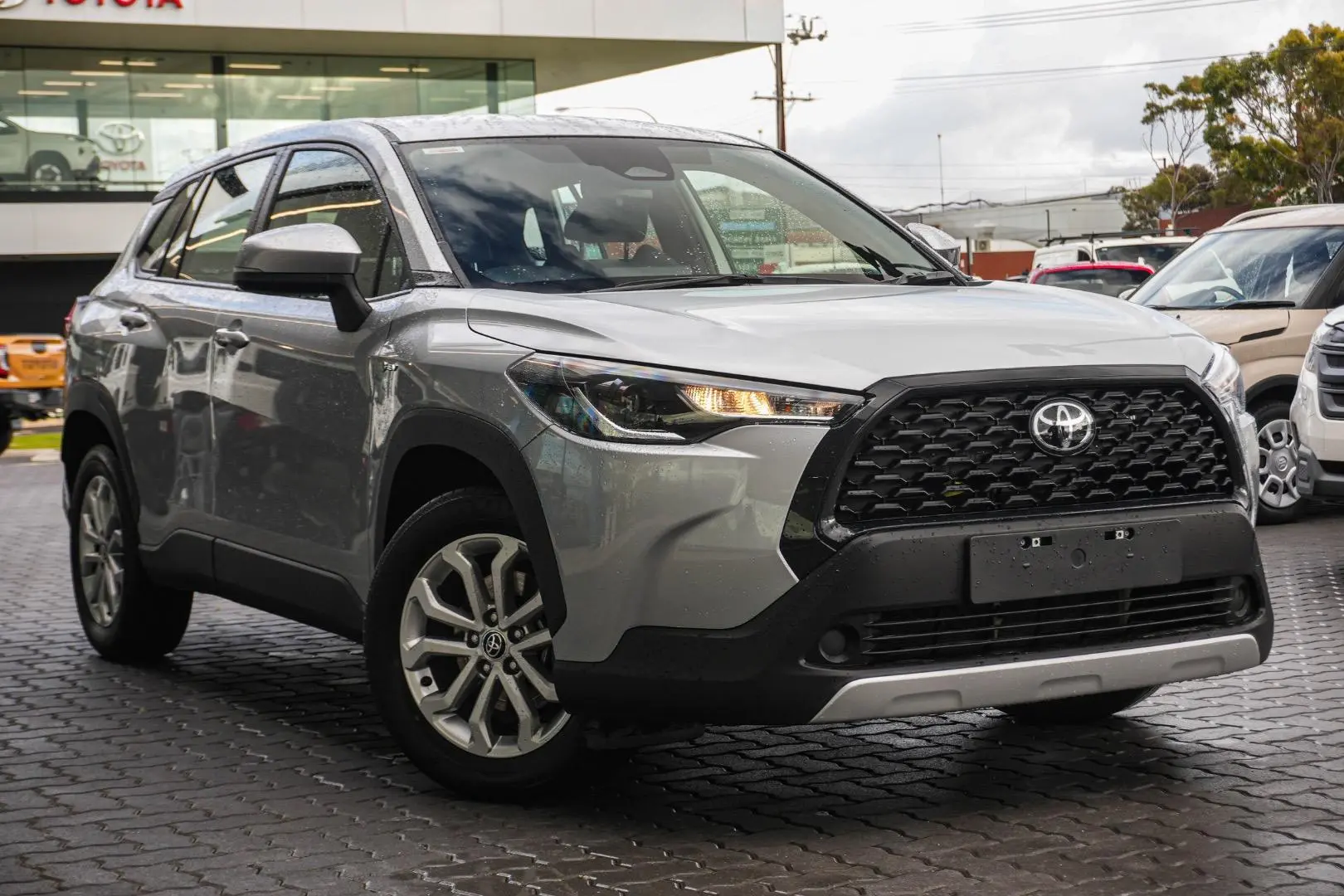 2025 Toyota Corolla Cross Gallery Image 2