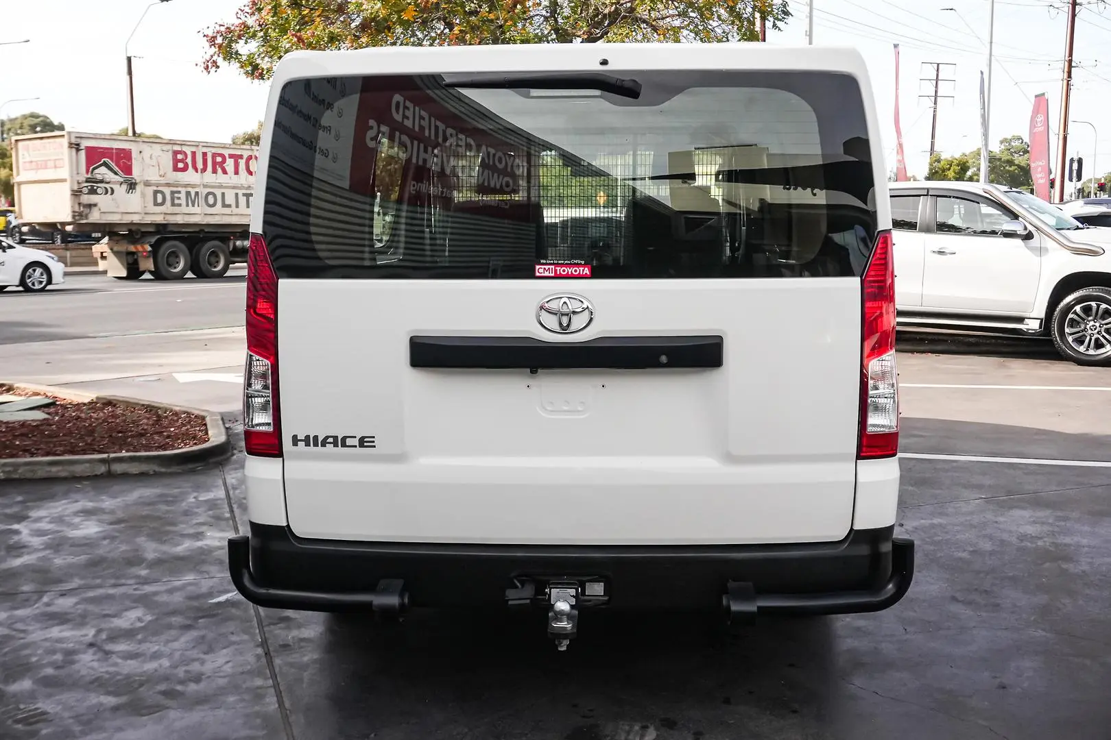 2021 Toyota Hiace Gallery Image 6