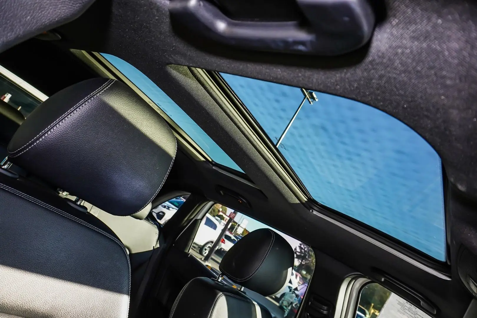 2016 Mercedes-Benz B-Class Gallery Image 7