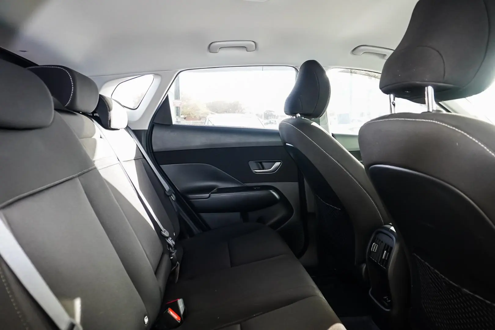 2024 Hyundai Kona Gallery Image 7