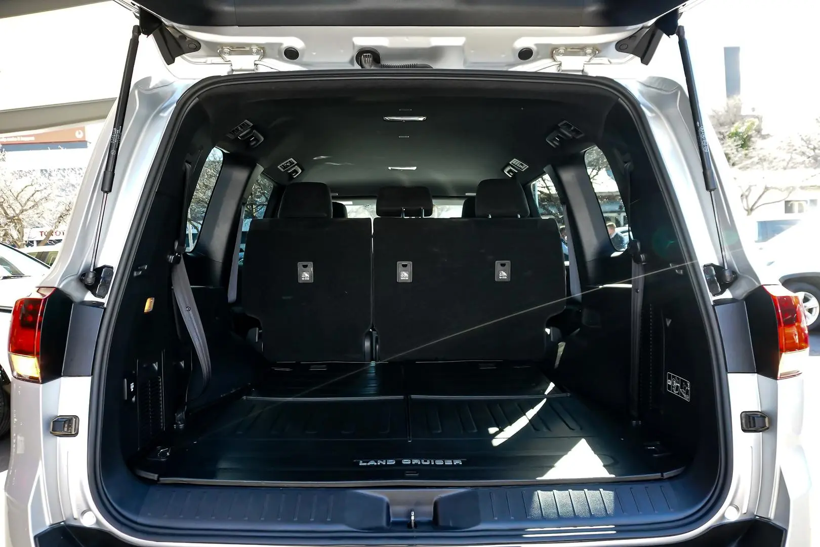 2024 Toyota Landcruiser Gallery Image 10