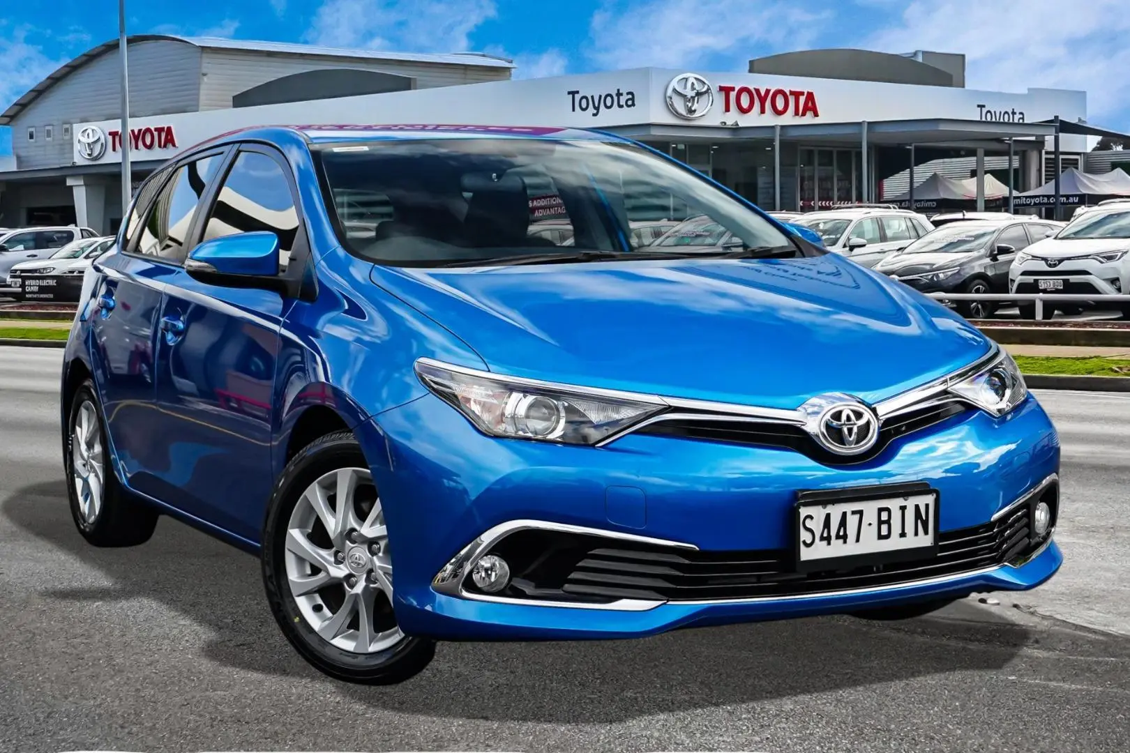 2016 Toyota Corolla Gallery Image 1