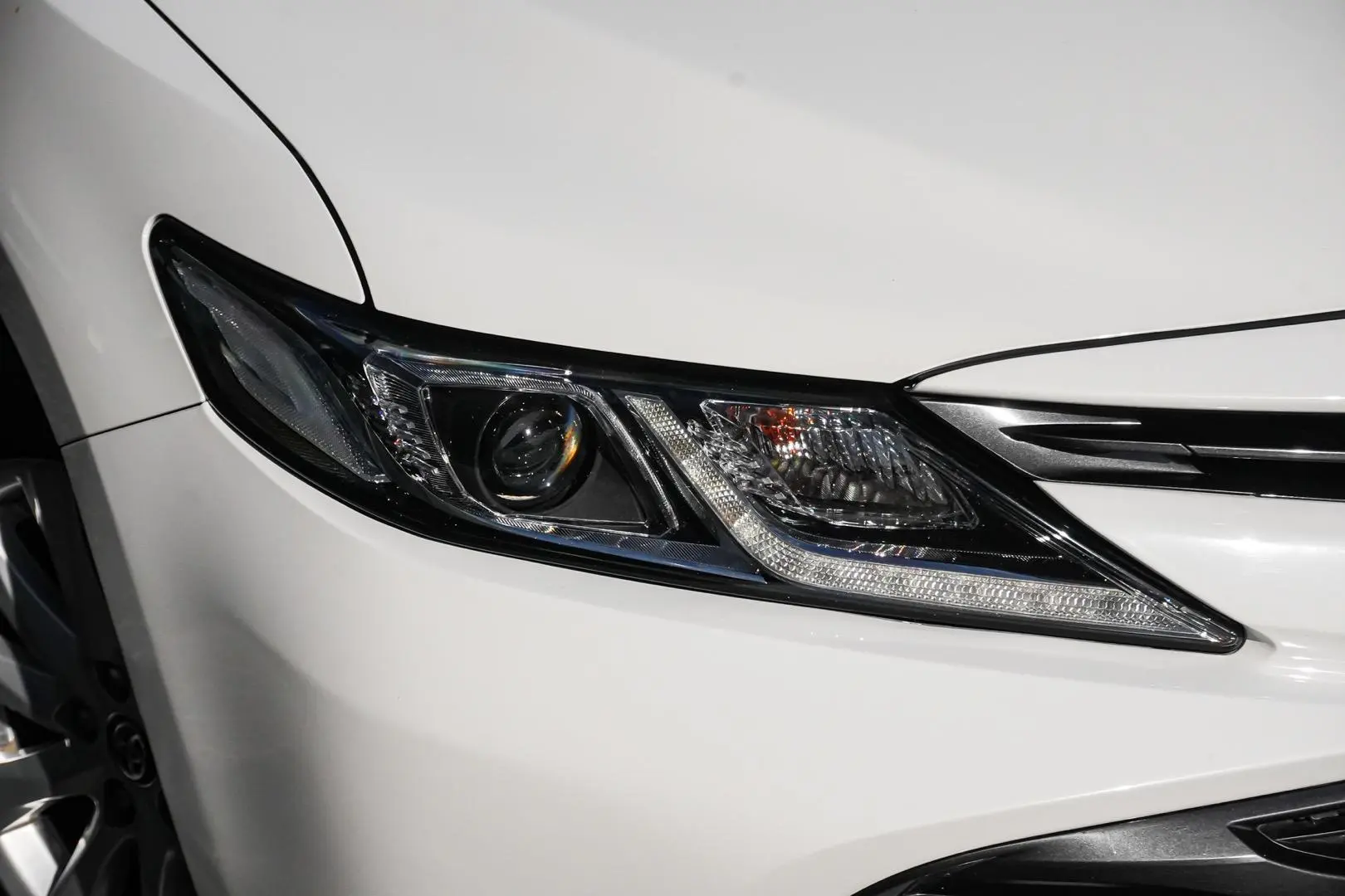 2020 Toyota Camry Gallery Image 7