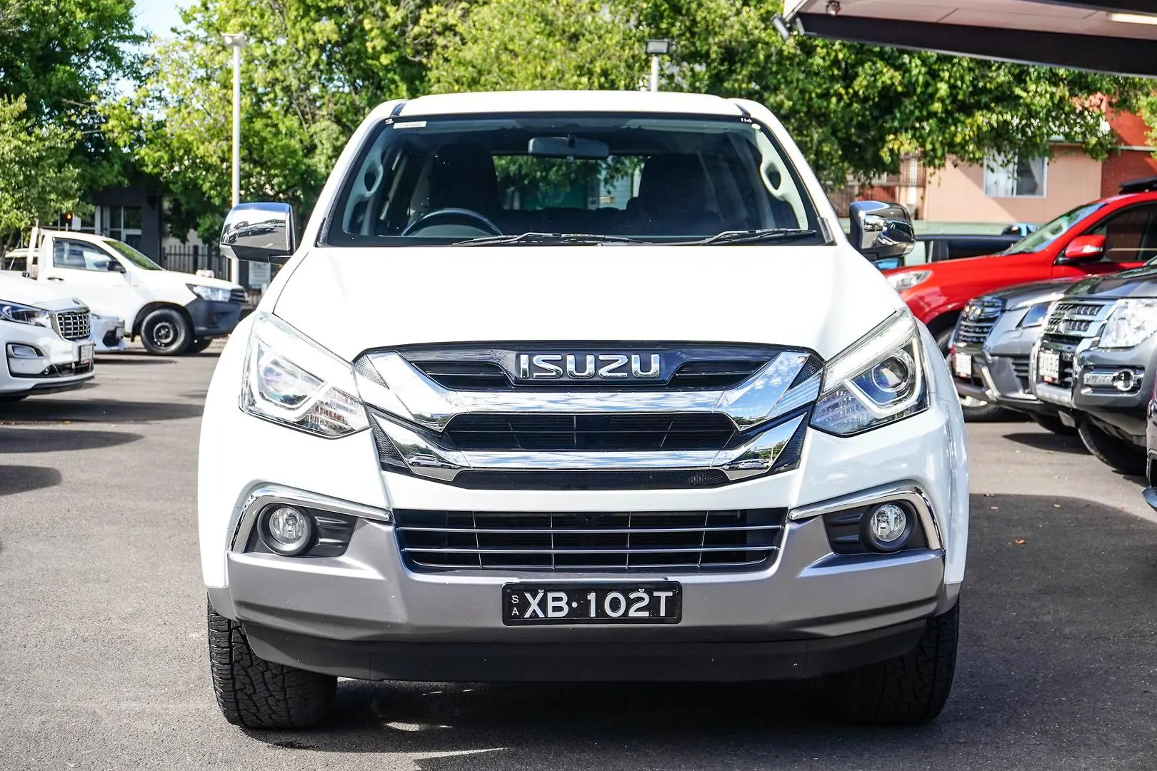 2020 Isuzu MU-X Gallery Image 4