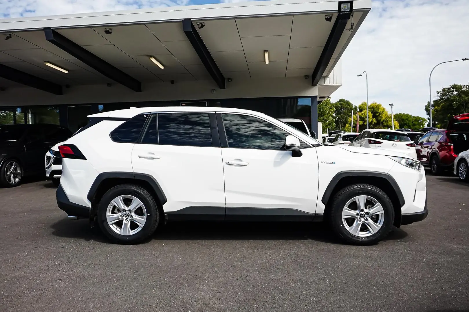 2020 Toyota RAV4 Gallery Image 4