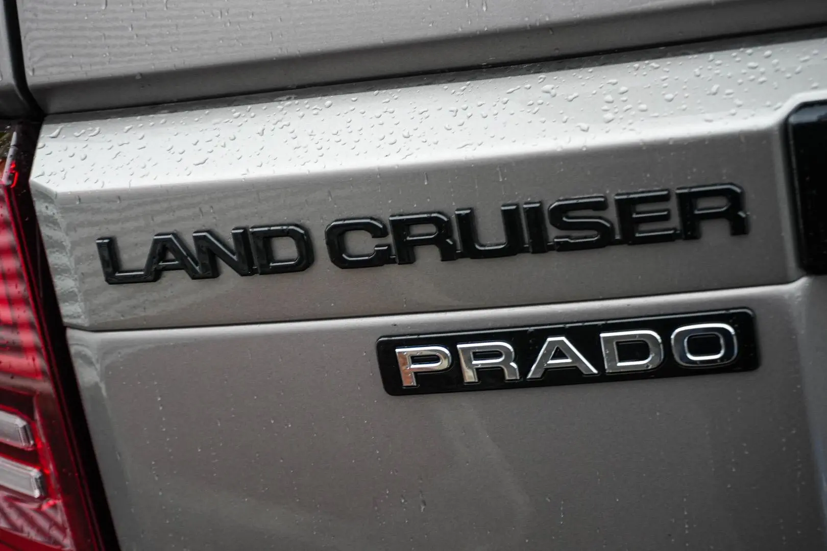 2024 Toyota Landcruiser Prado Gallery Image 9