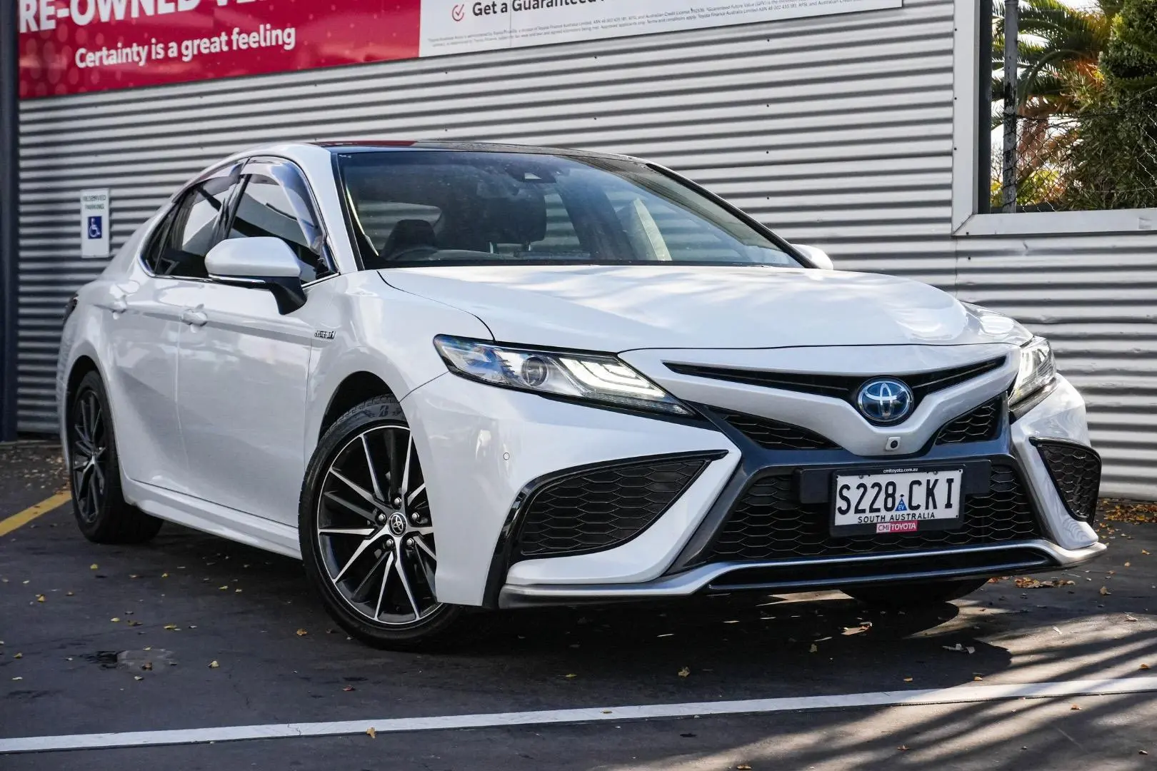 2021 Toyota Camry Gallery Image 2