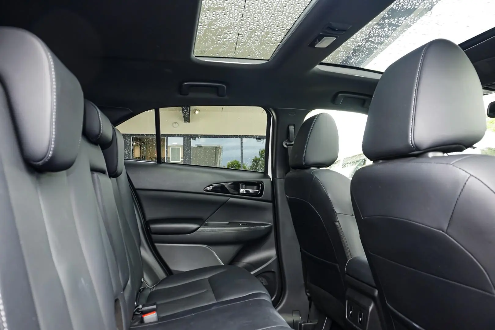 2022 Mitsubishi Eclipse Cross Gallery Image 7