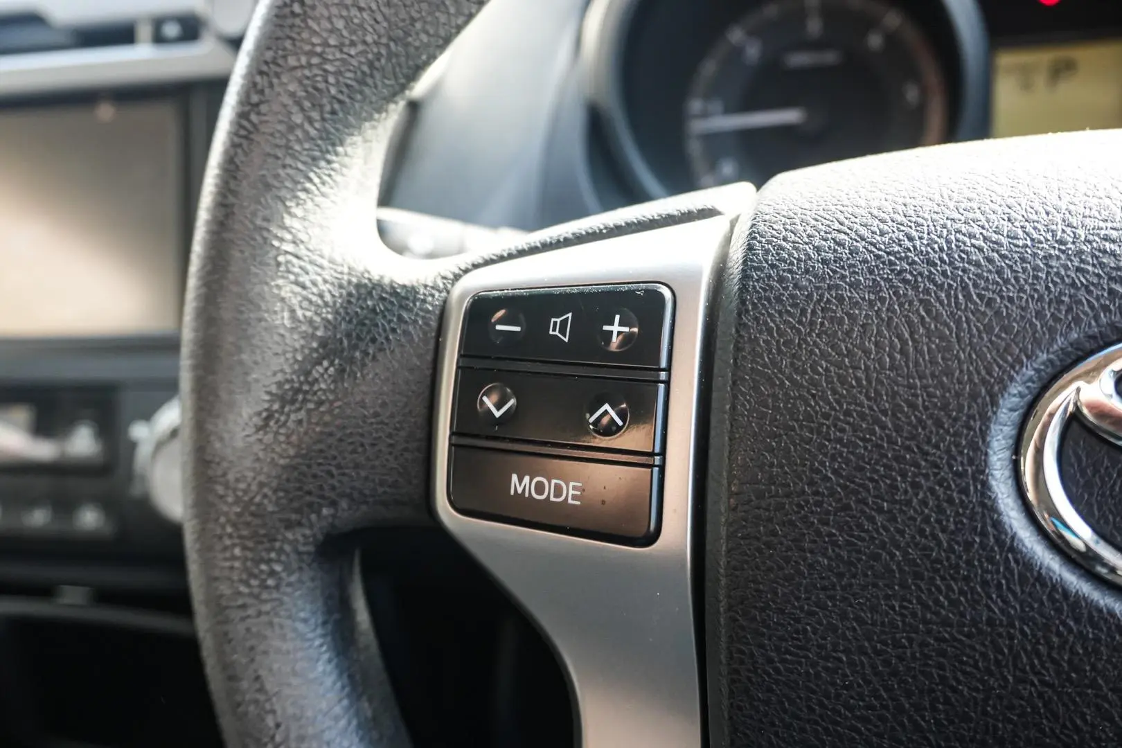 2015 Toyota Landcruiser Prado Gallery Image 19