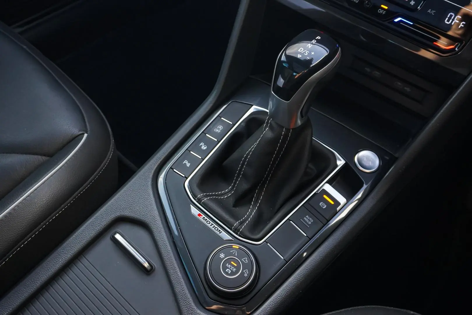 2022 Volkswagen Tiguan Gallery Image 19
