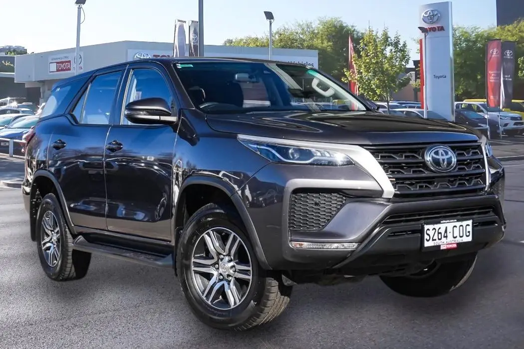 2021 Toyota Fortuner Gallery Image 1