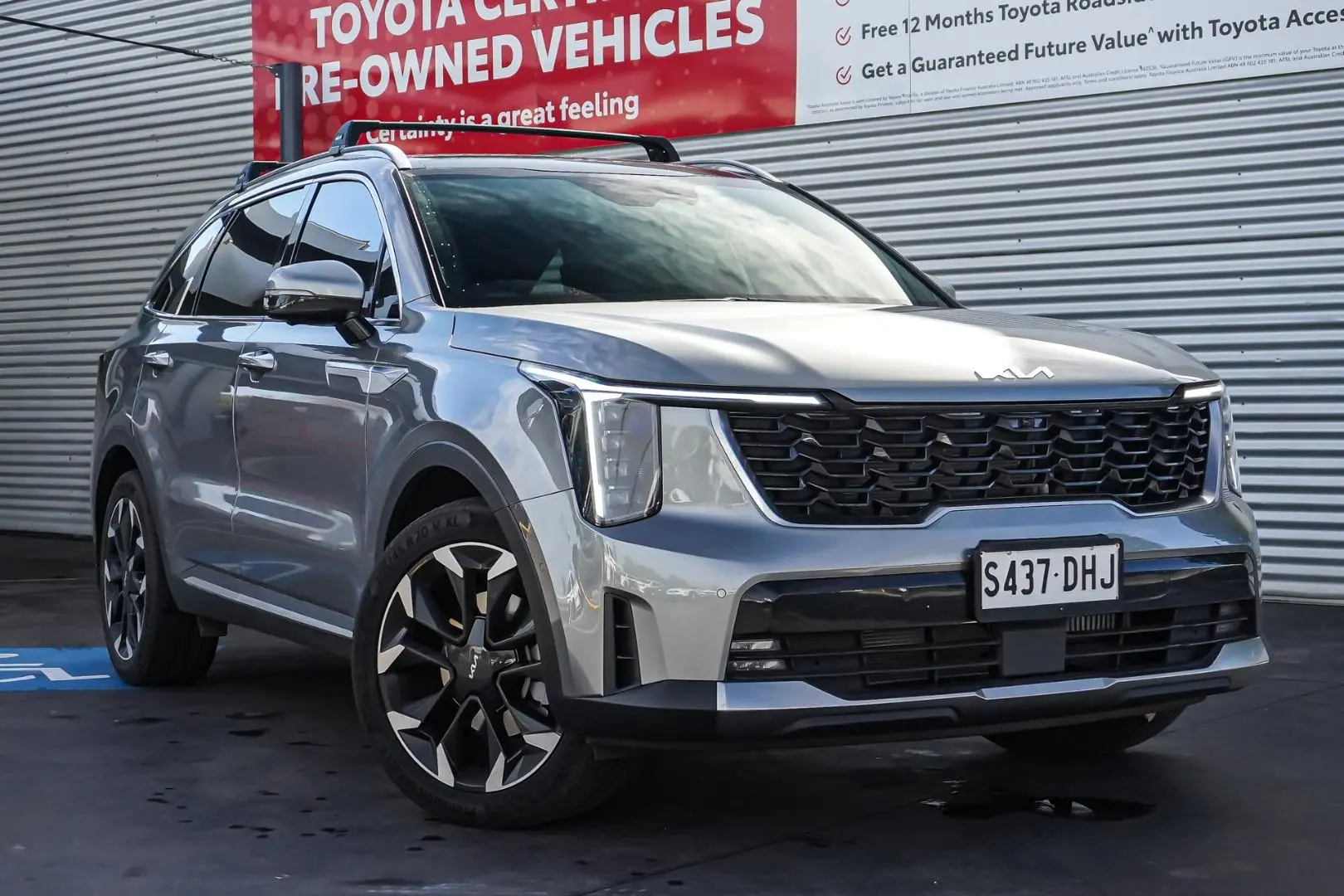 2025 Kia Sorento Gallery Image 2