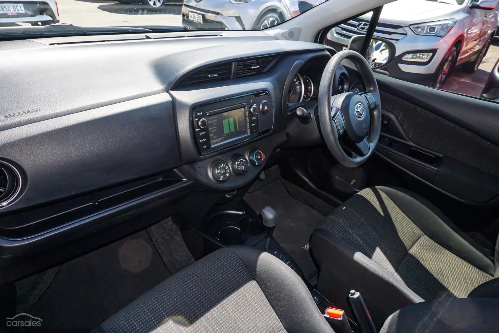 2019 Toyota Yaris Image 9