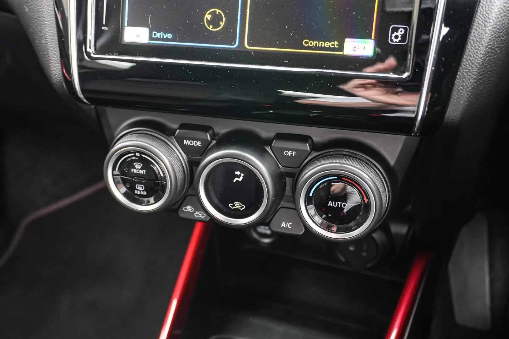 2020 Suzuki Swift Gallery Image 22
