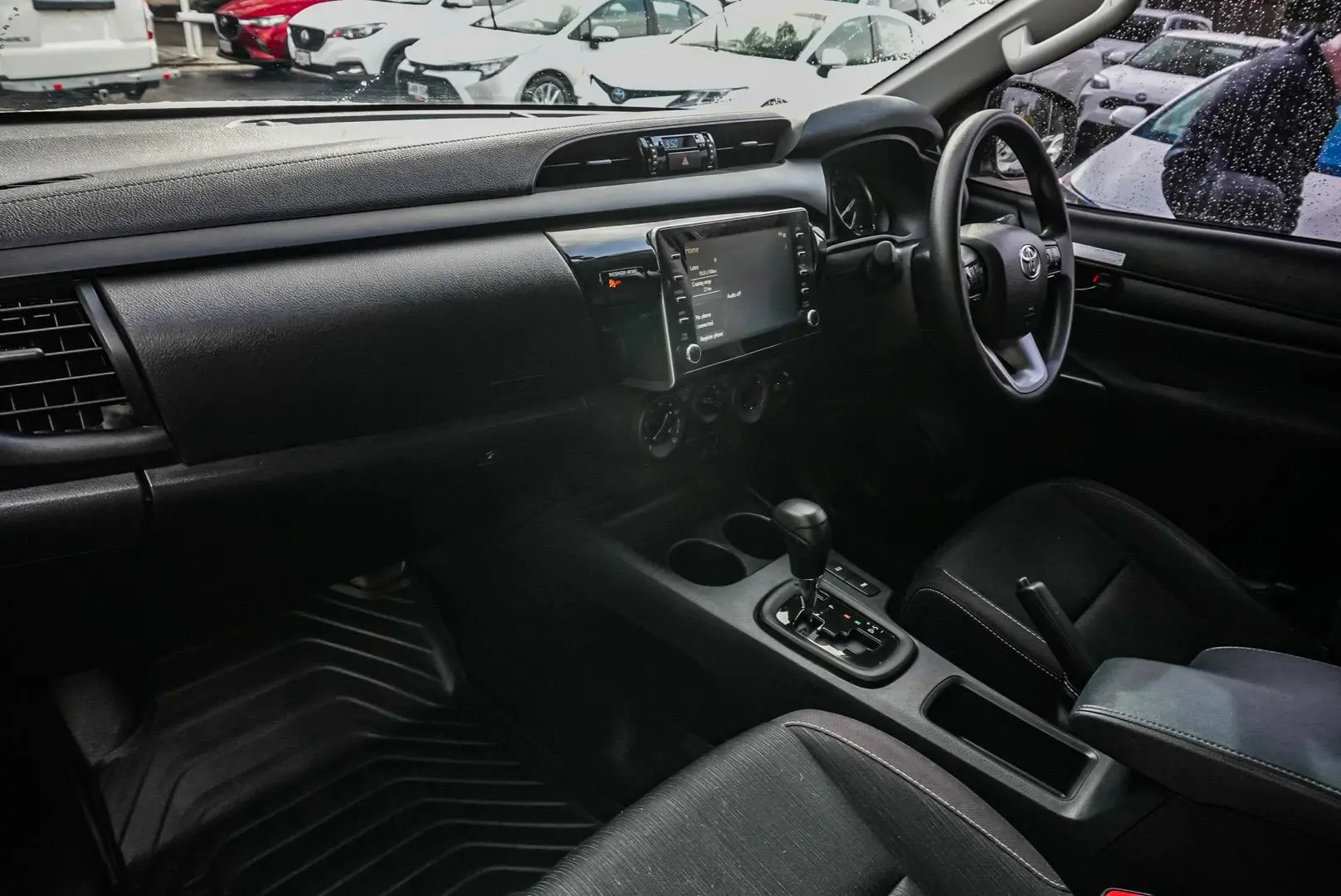 2022 Toyota Hilux Gallery Image 9