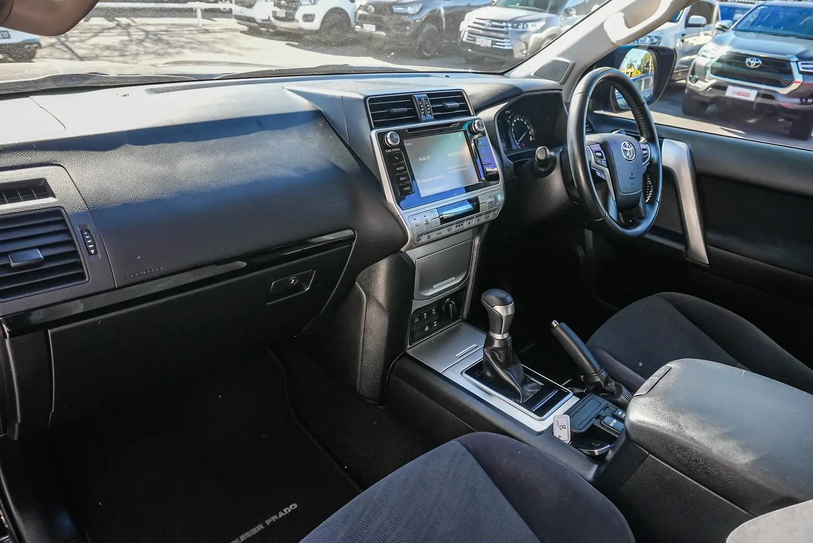 2020 Toyota Landcruiser Prado Gallery Image 9