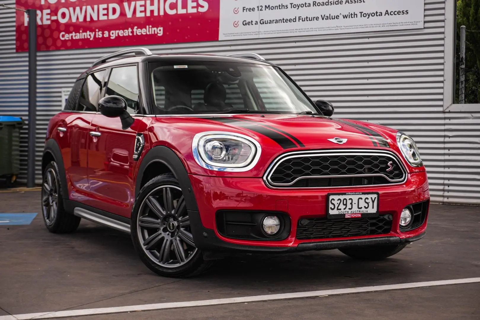 2017 MINI Countryman Gallery Image 2