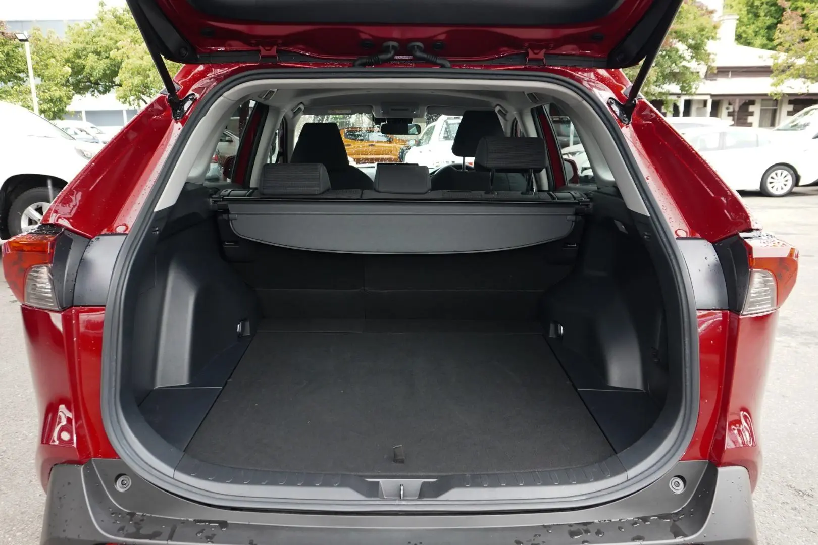 2020 Toyota RAV4 Gallery Image 9