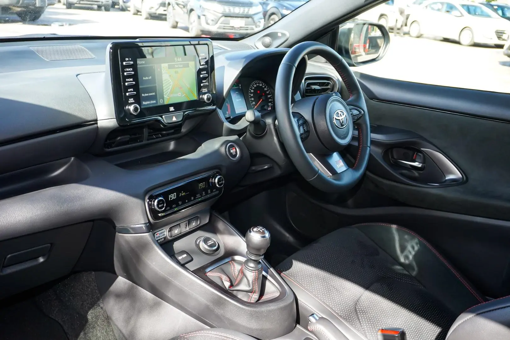 2022 Toyota Yaris Gallery Image 10