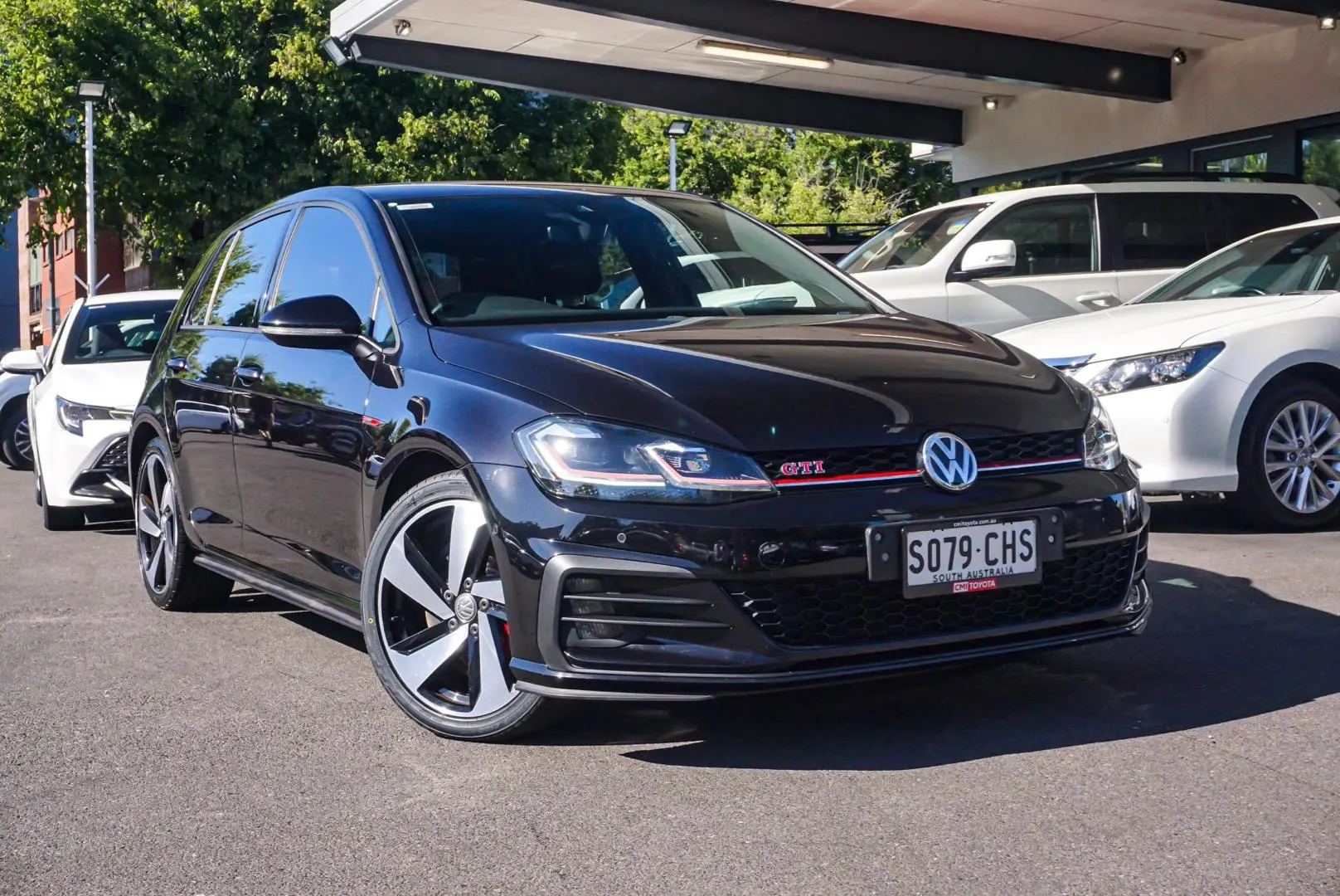 2019 Volkswagen Golf Gallery Image 2