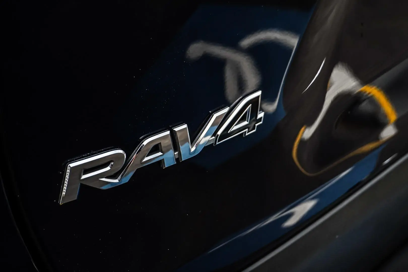 2020 Toyota RAV4 Gallery Image 16