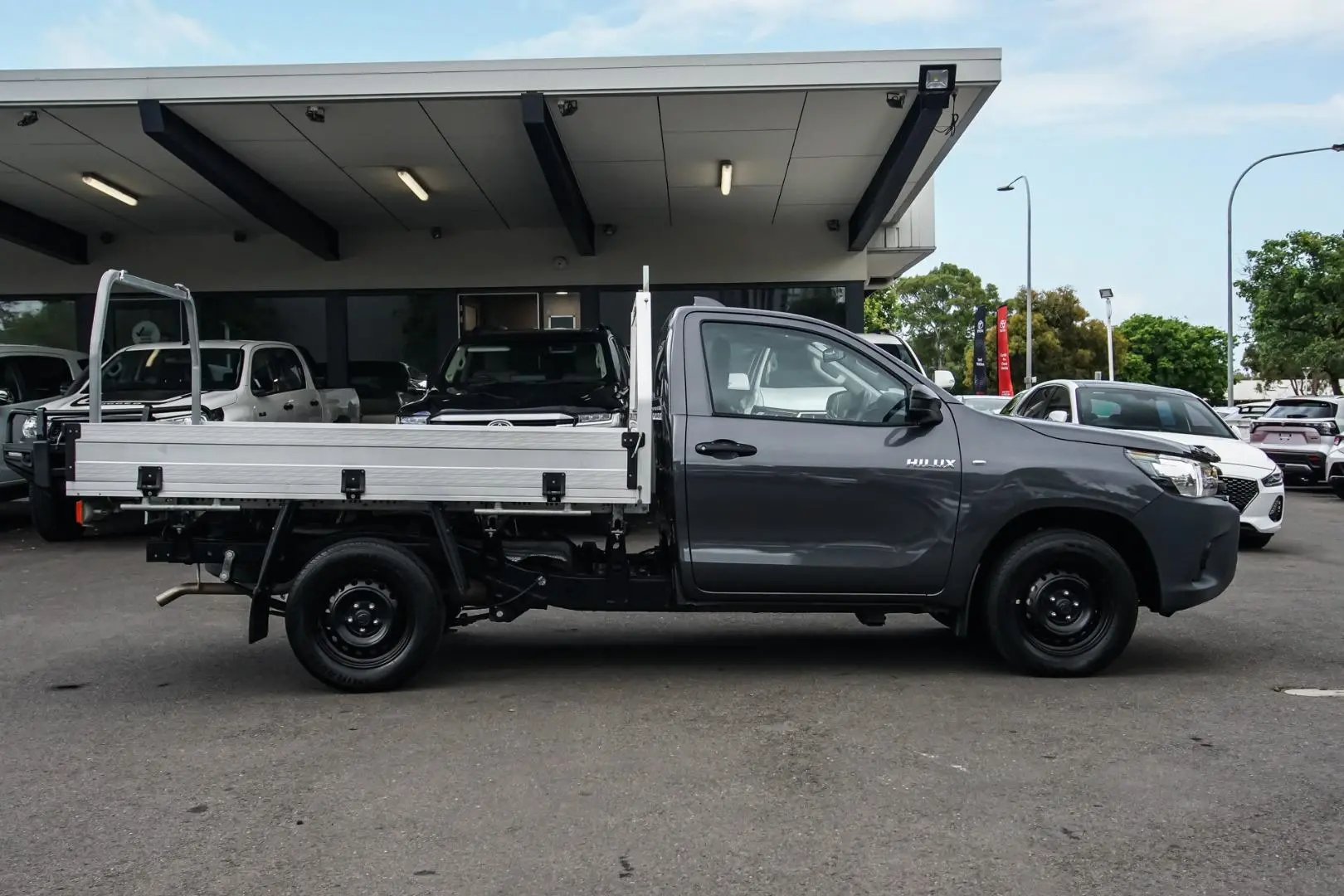 2022 Toyota Hilux Gallery Image 3