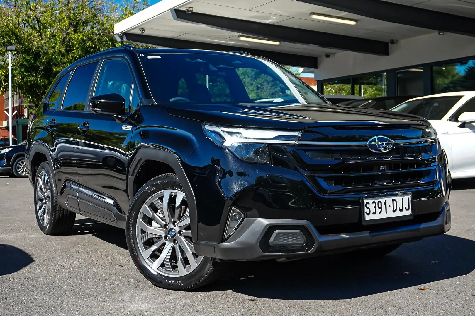 2025 Subaru Forester Gallery Image 2