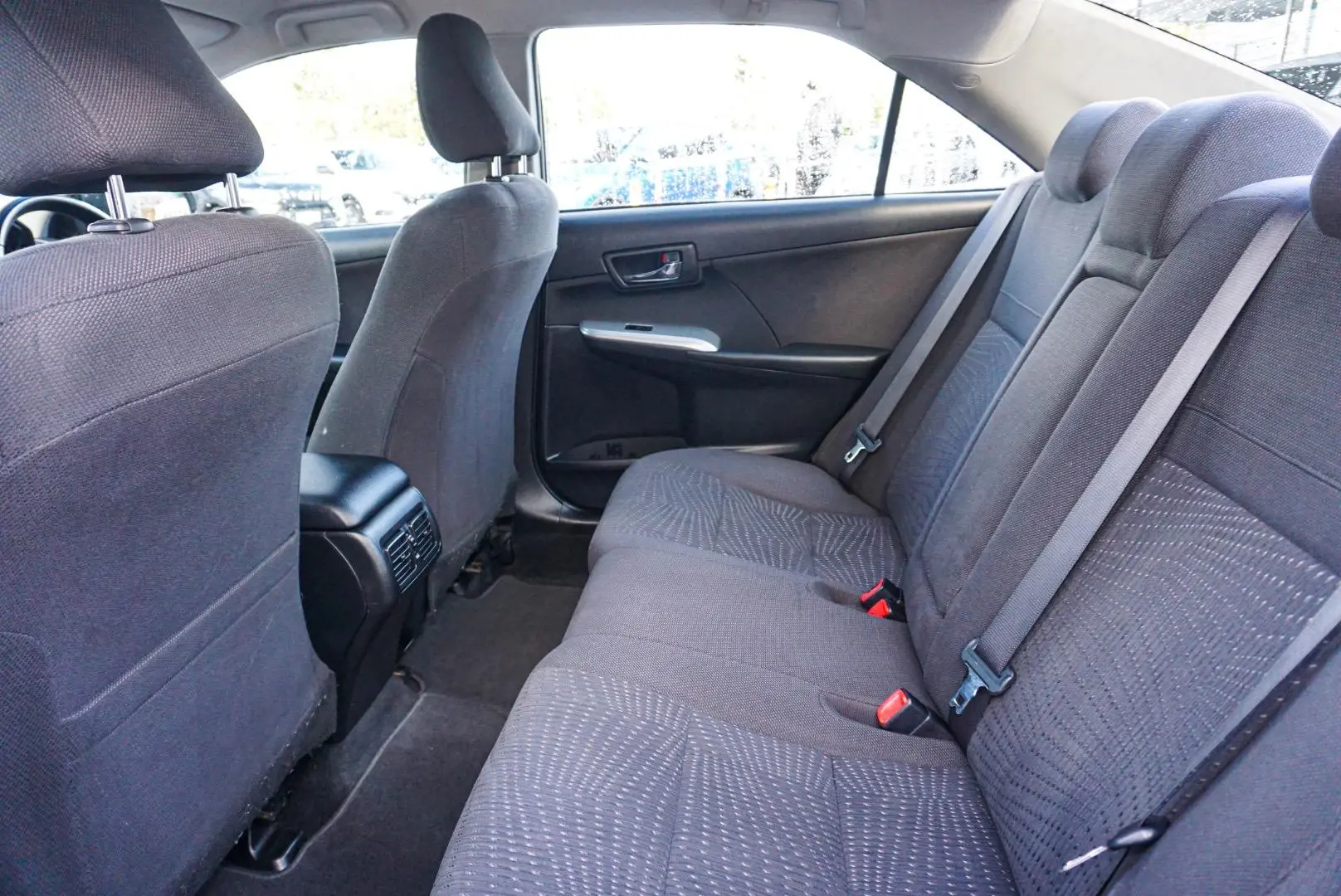 2015 Toyota Camry Gallery Image 8