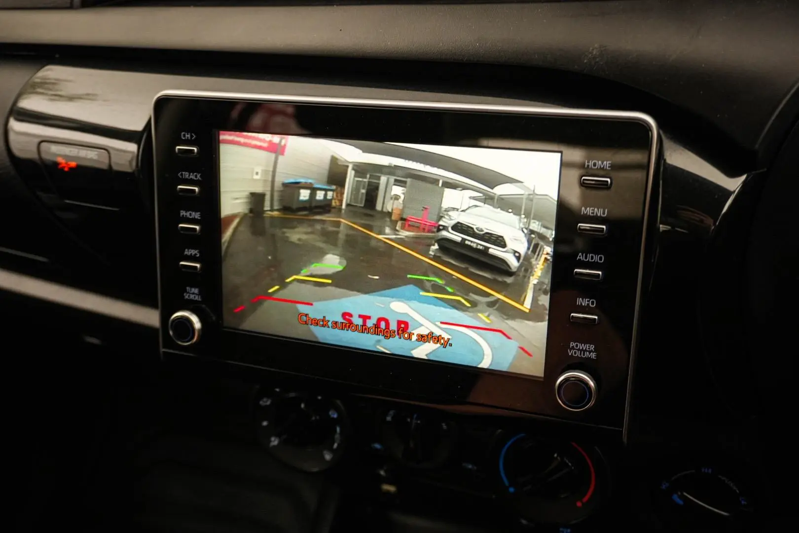 2022 Toyota Hilux Gallery Image 21