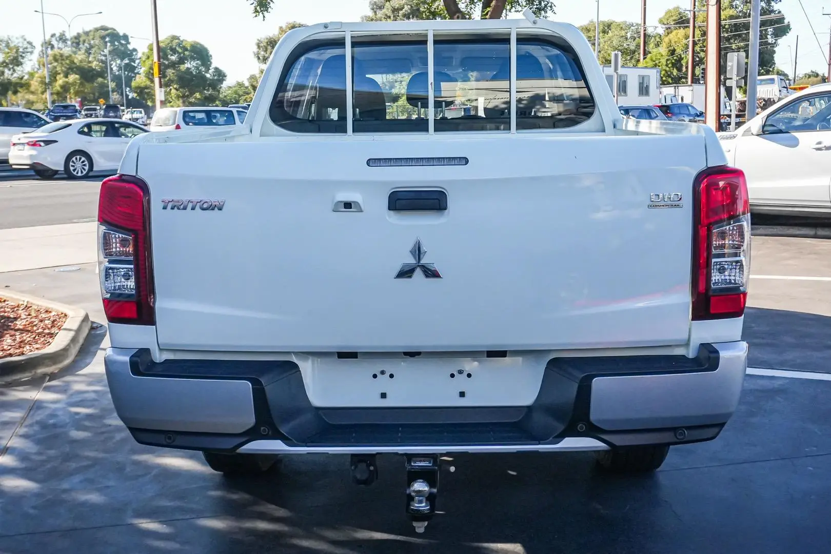 2020 Mitsubishi Triton Gallery Image 6