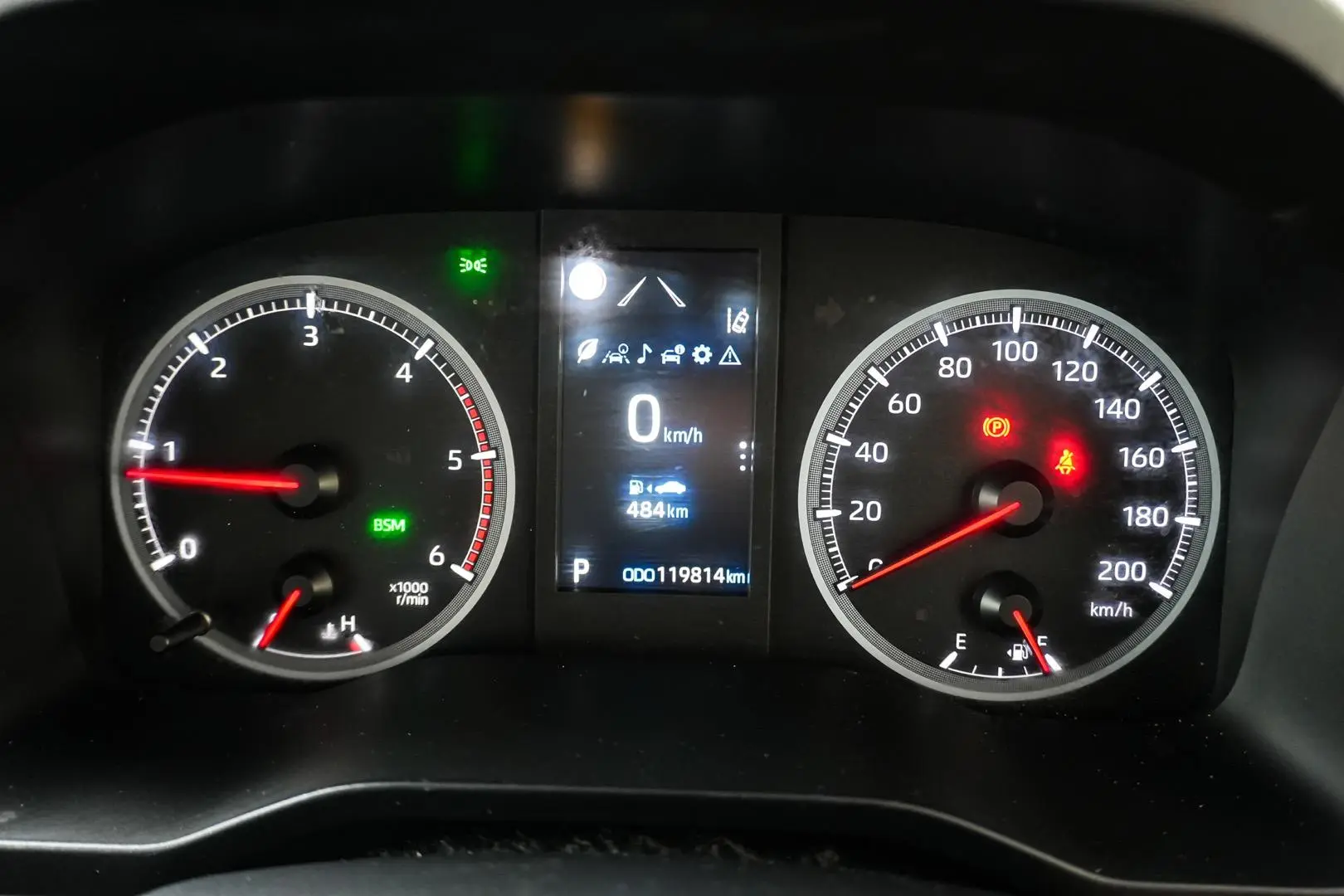 2022 Toyota Hiace Gallery Image 16