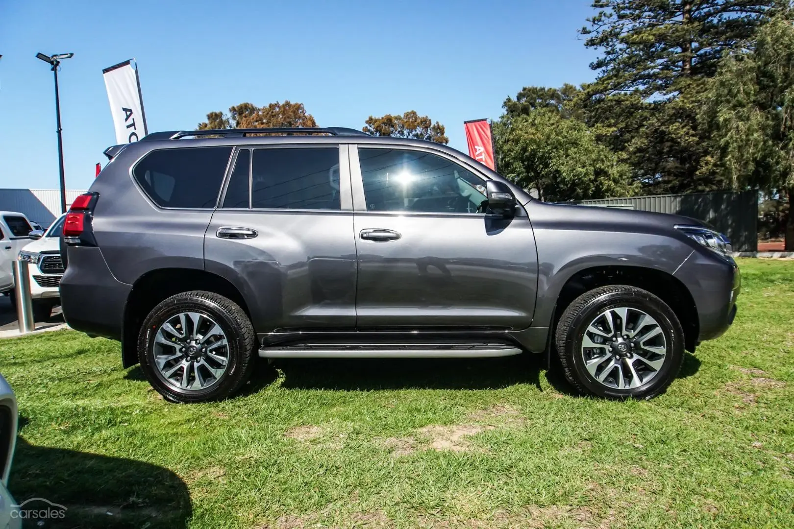 2023 Toyota Landcruiser Prado Image 3