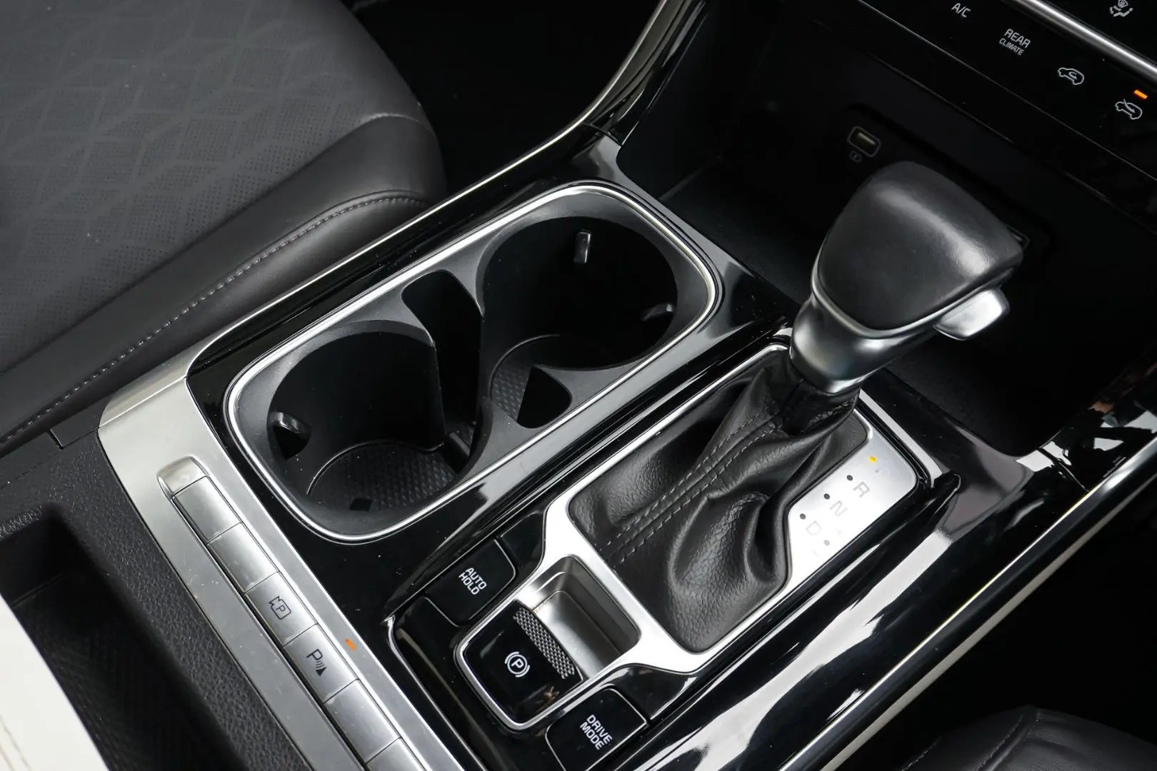 2021 Kia Carnival Gallery Image 18