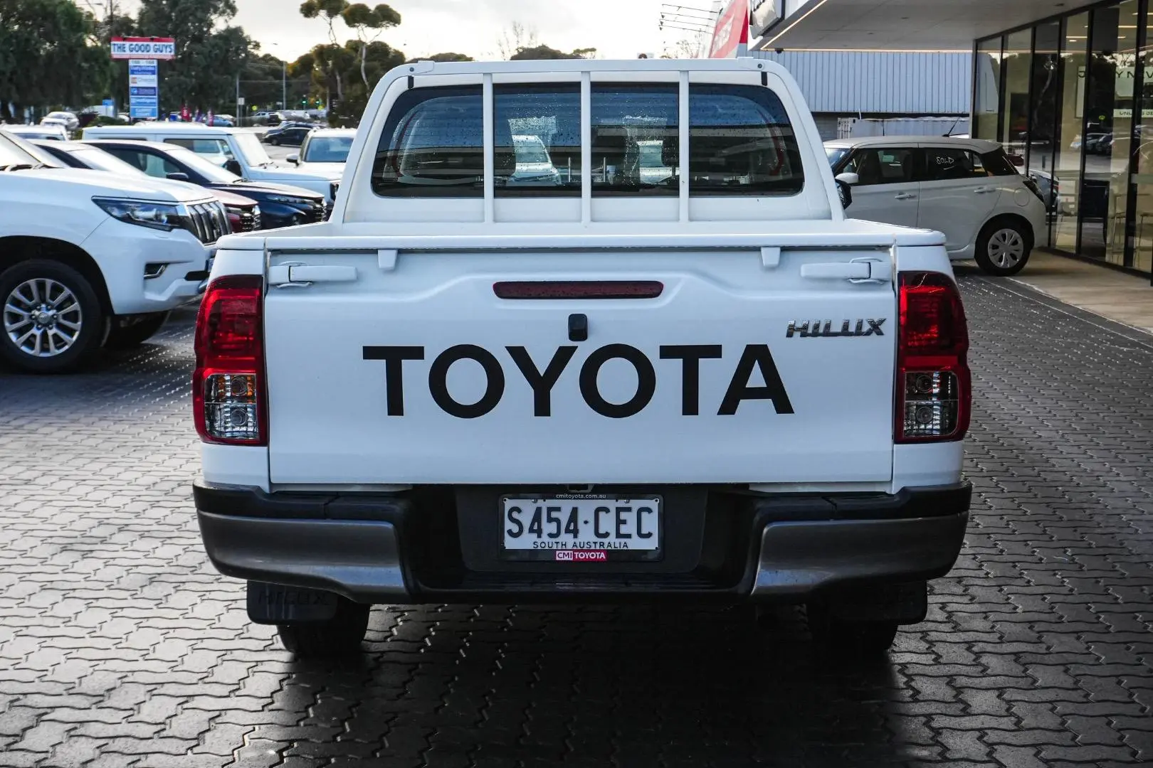2020 Toyota Hilux Gallery Image 6