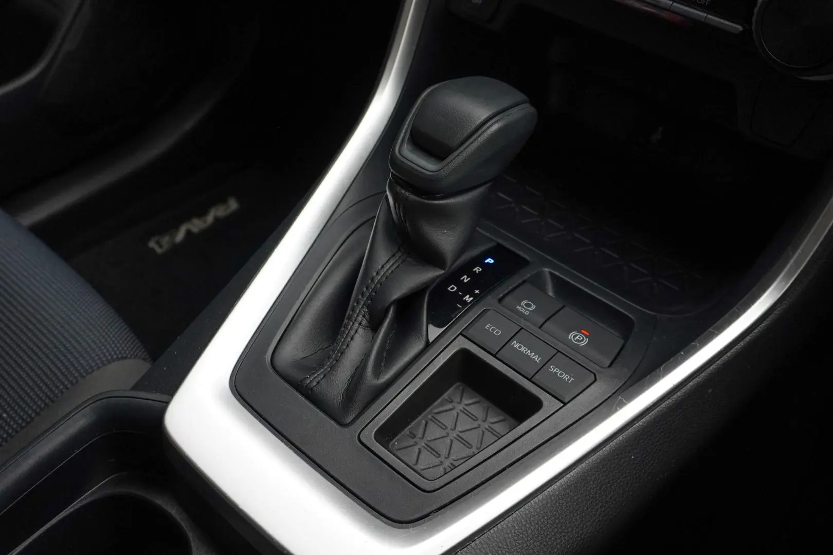 2020 Toyota RAV4 Gallery Image 17