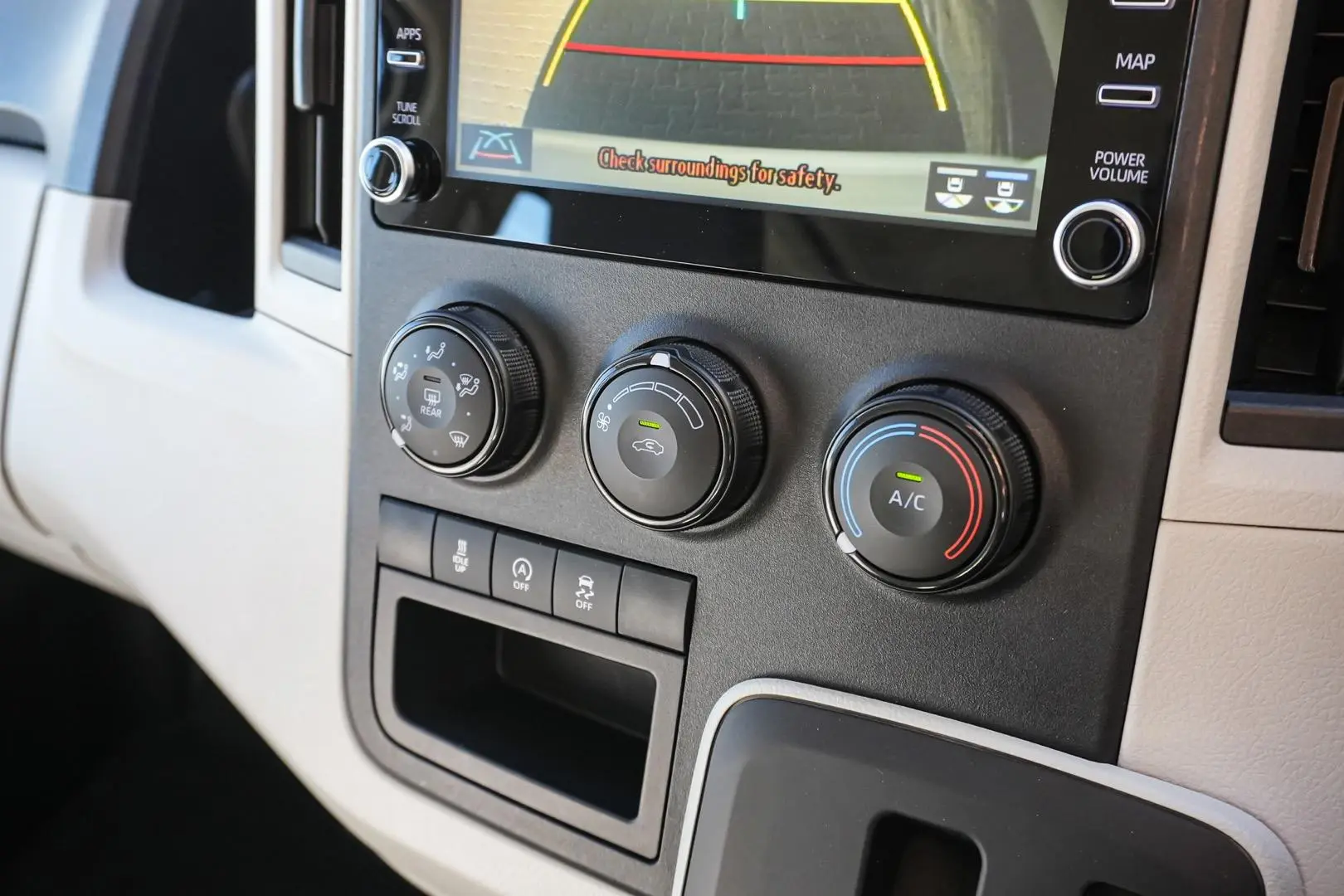 2020 Toyota Hiace Gallery Image 24