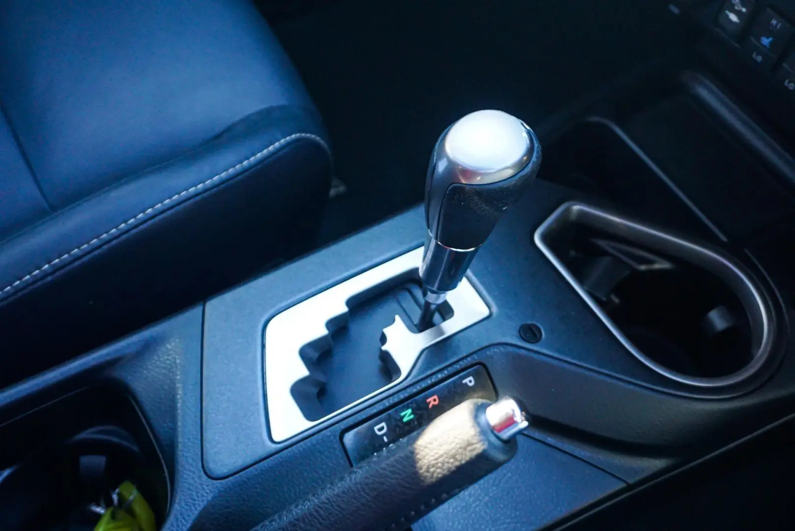 2017 Toyota RAV4 Gallery Image 17