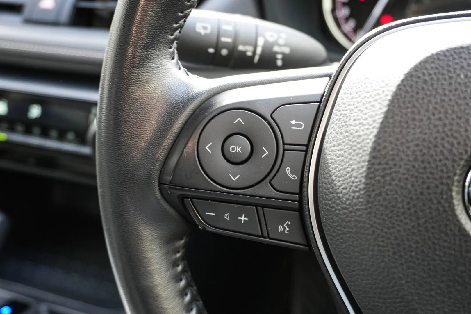 2024 Toyota RAV4 Gallery Image 18