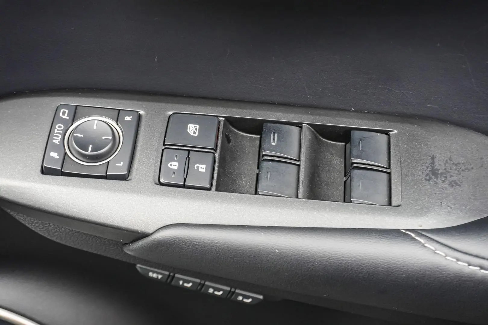 2015 Lexus NX Gallery Image 17