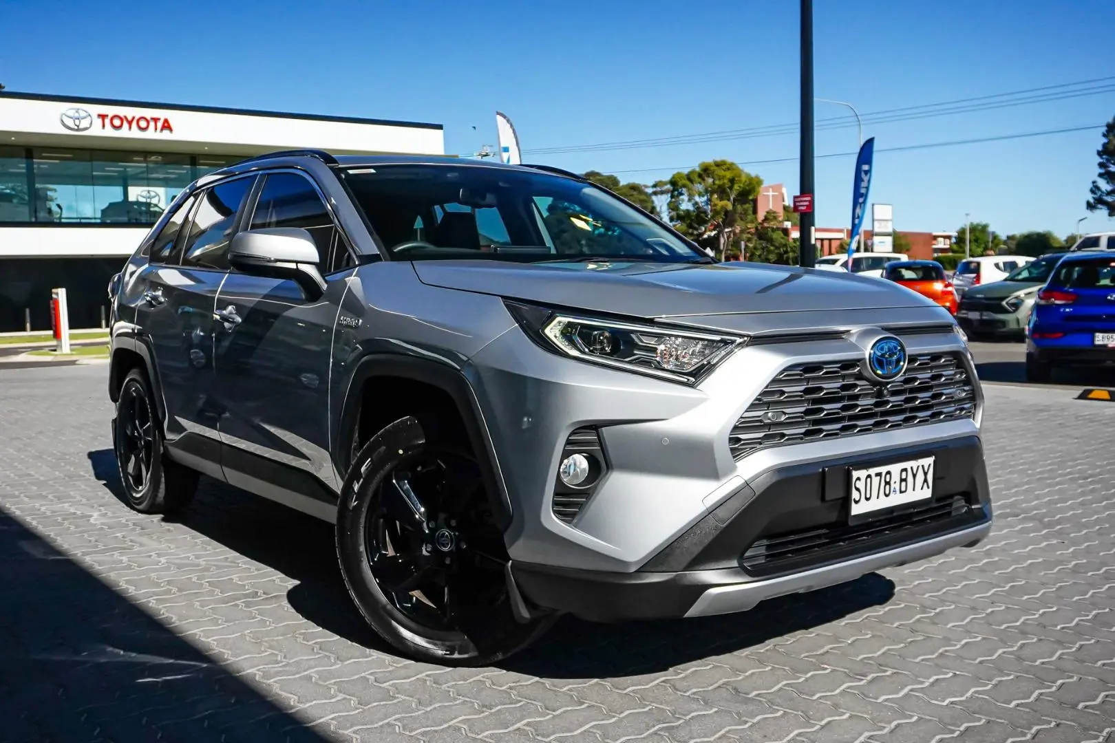 2020 Toyota RAV4 Gallery Image 2