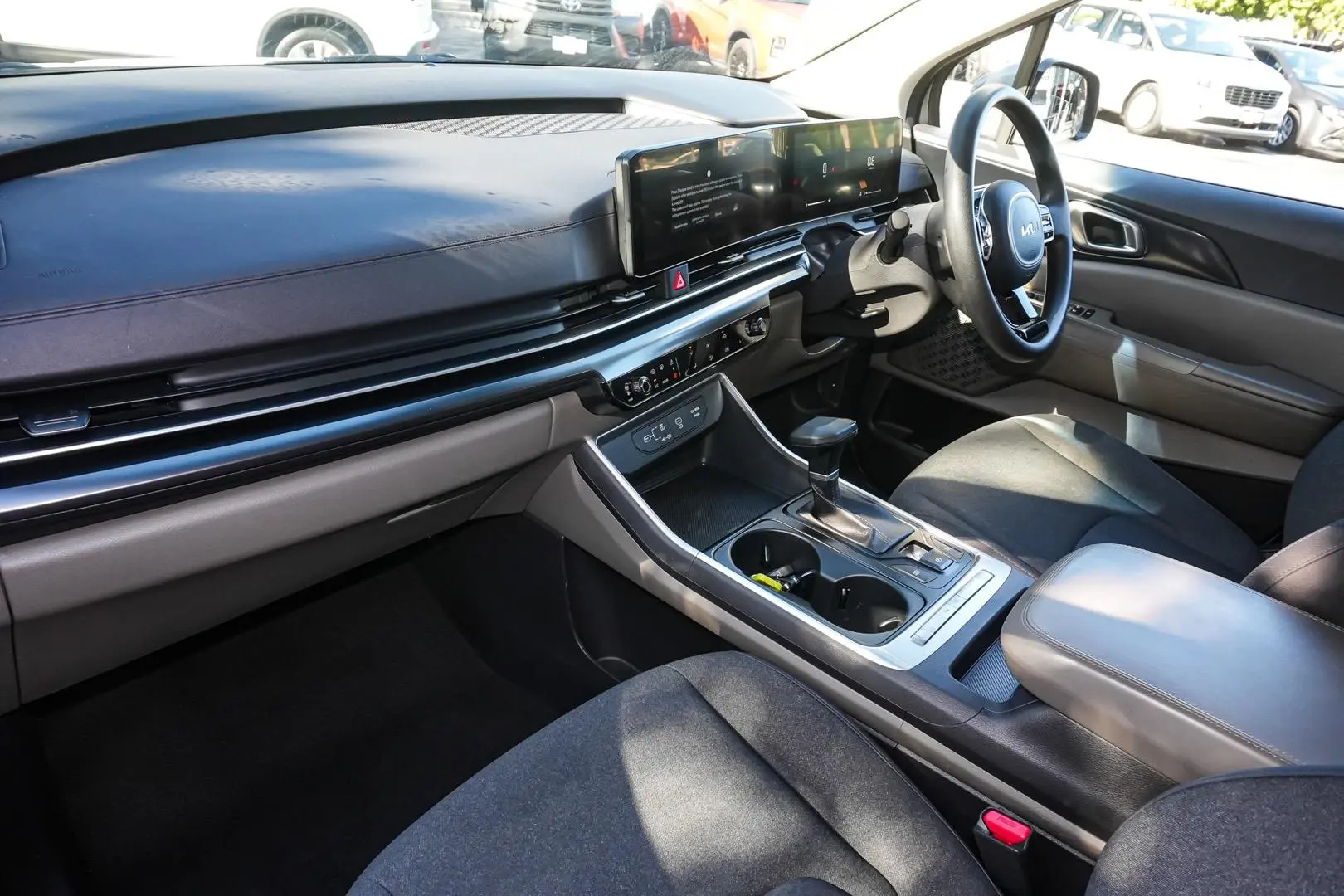 2024 Kia Carnival Gallery Image 10