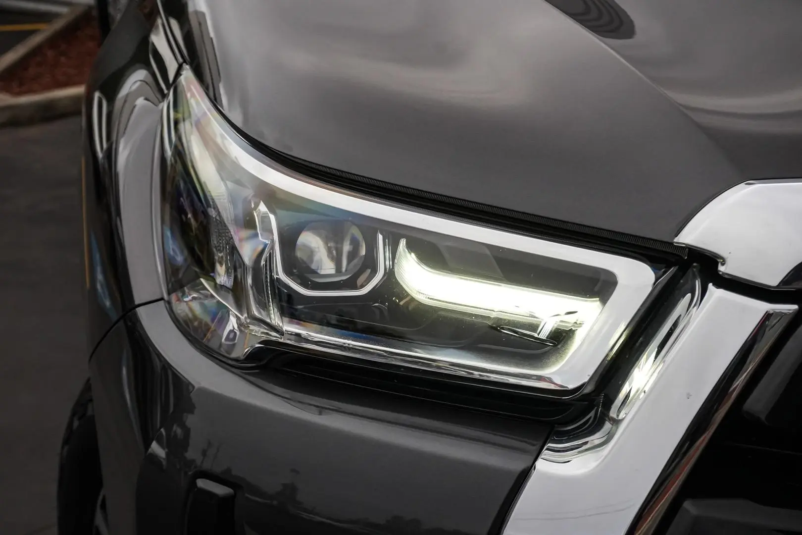 2021 Toyota Hilux Gallery Image 11