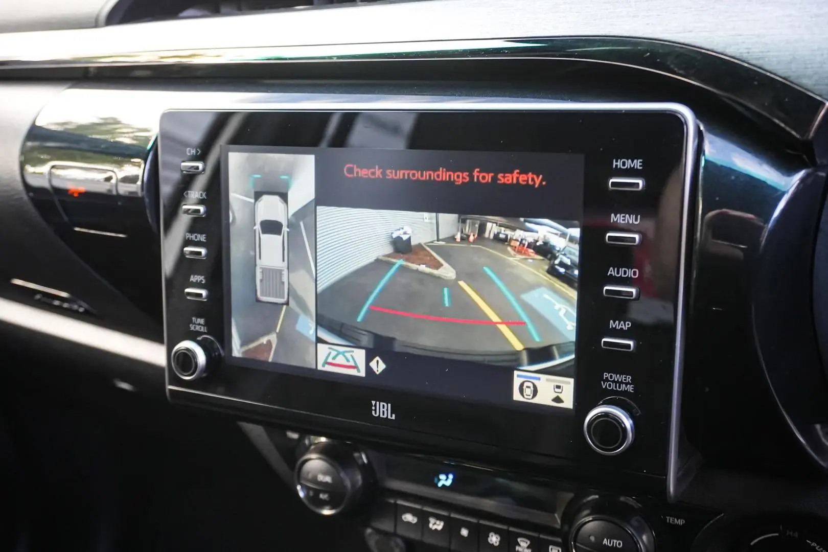 2024 Toyota Hilux Gallery Image 25