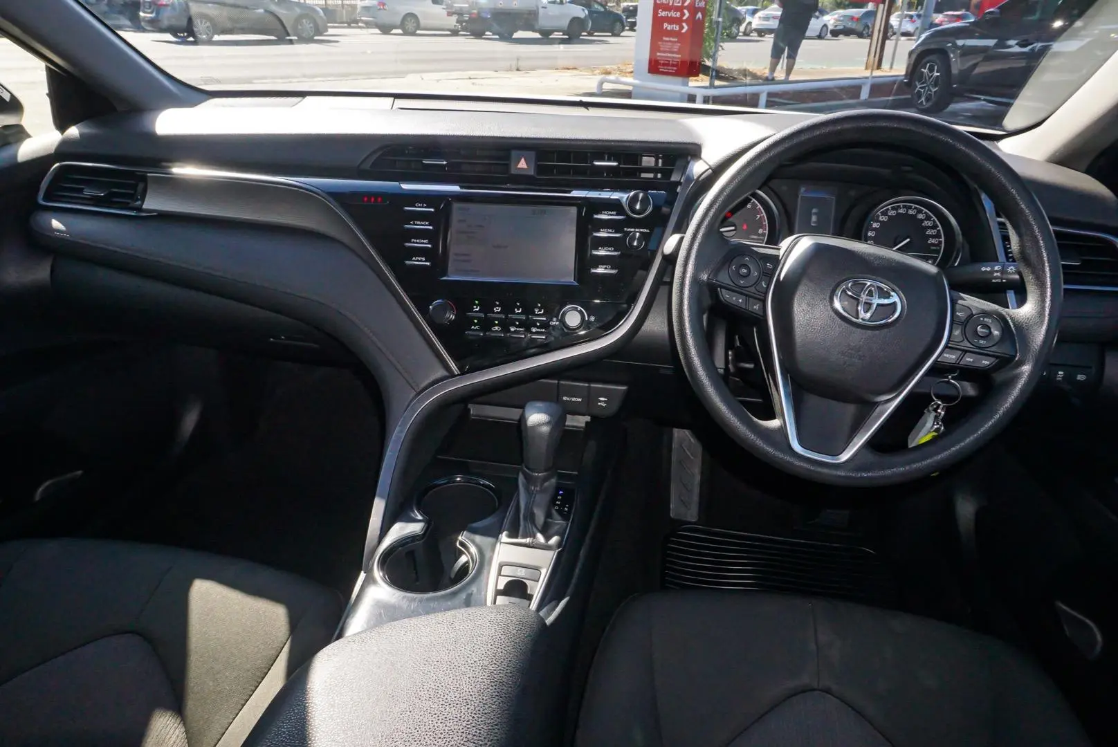 2019 Toyota Camry Gallery Image 8