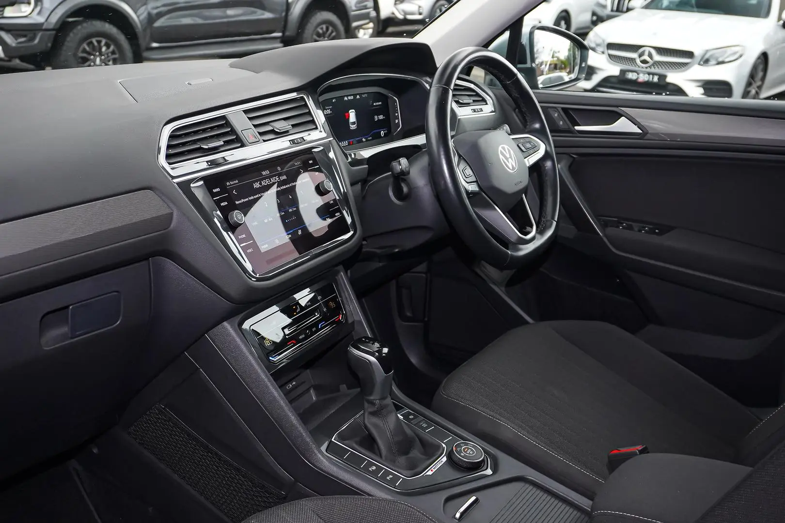 2022 Volkswagen Tiguan Gallery Image 11