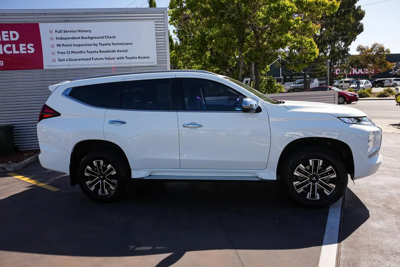 2022 Mitsubishi Pajero Sport Gallery Image 4