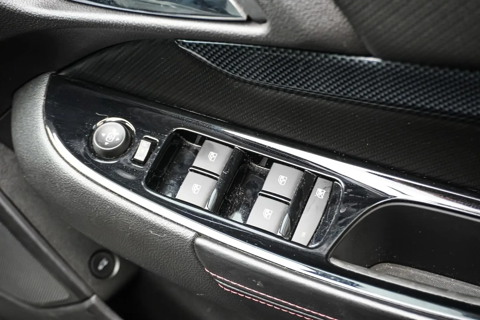 2016 Holden Commodore Gallery Image 17