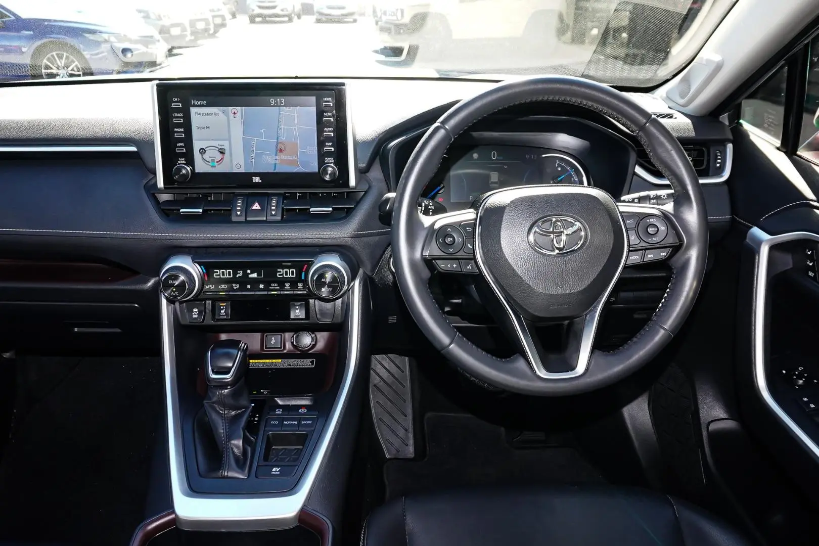 2020 Toyota RAV4 Gallery Image 9