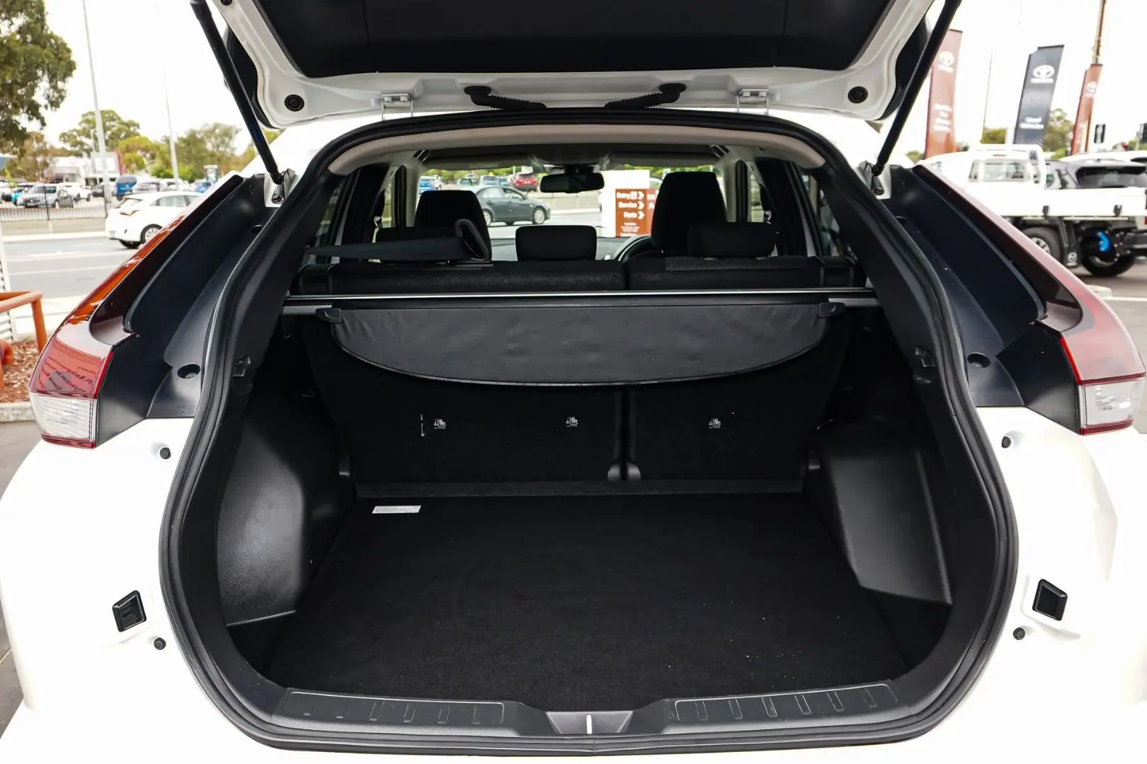 2023 Mitsubishi Eclipse Cross Gallery Image 10