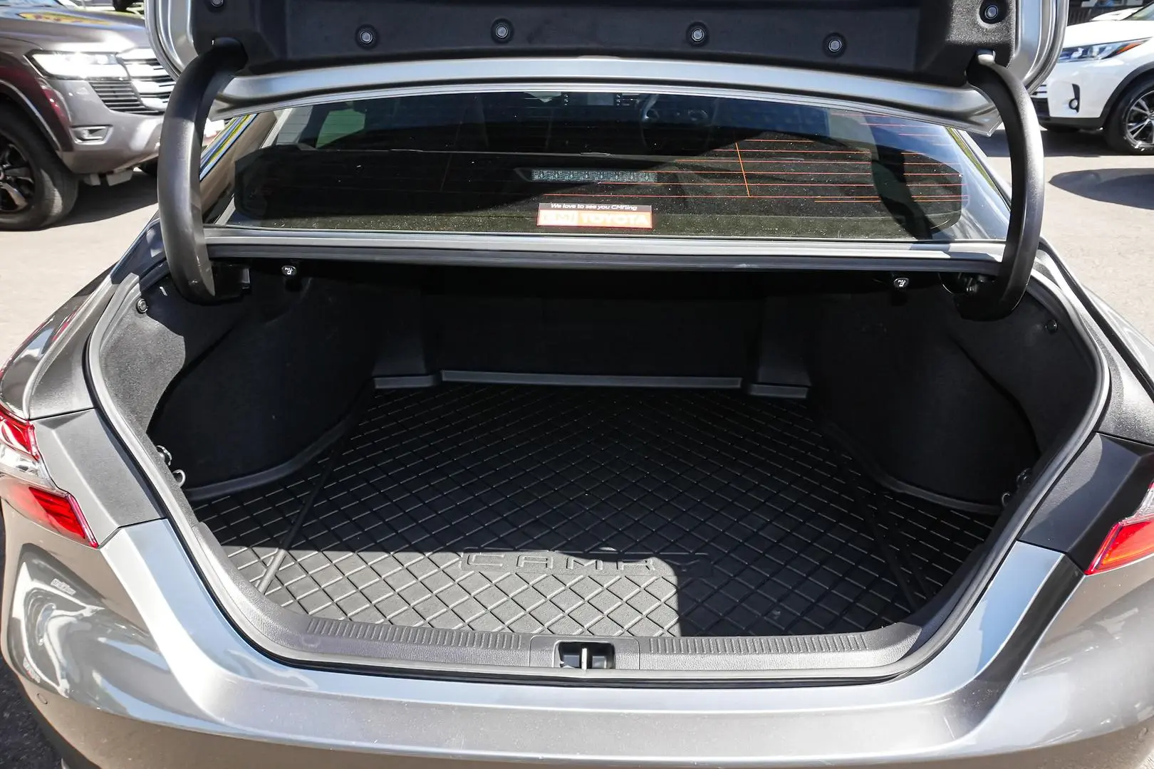 2021 Toyota Camry Gallery Image 10